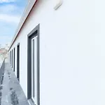 Lisbon Hill House - No. 589B